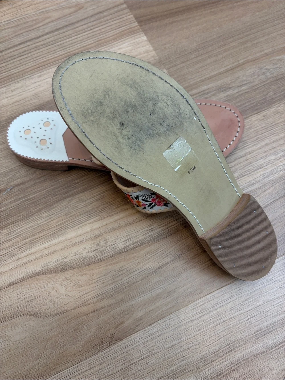 Jack Rogers Pineapple Embroidered Leather Thong Sandals White Size 9.5M - Picture 4 of 5